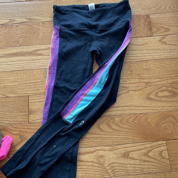 Ivivva leggings size 6 - Picture 2 of 3